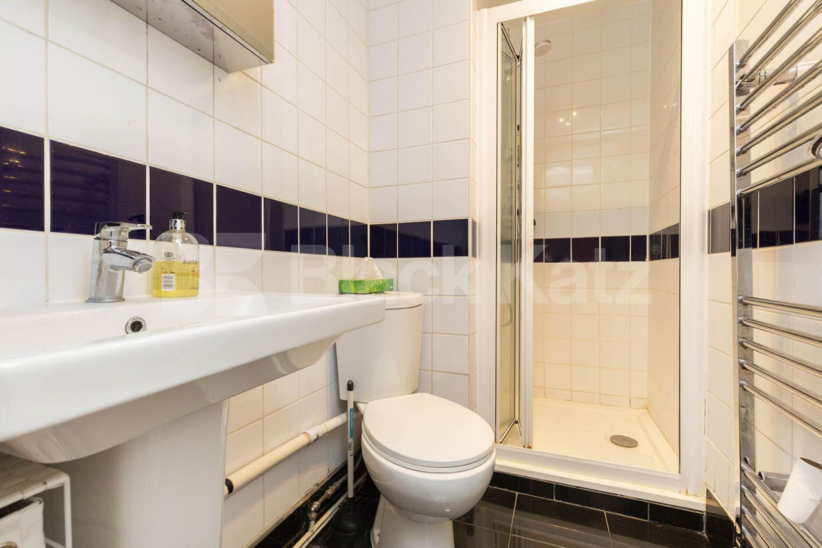 Located in a prime area close to the vibrant upper street with tons of amenaties Paget Street, Angel